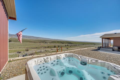 Ellensburg Vacation Rental | 2BR | 2BA | Steps to Enter | 1,000 Sq Ft