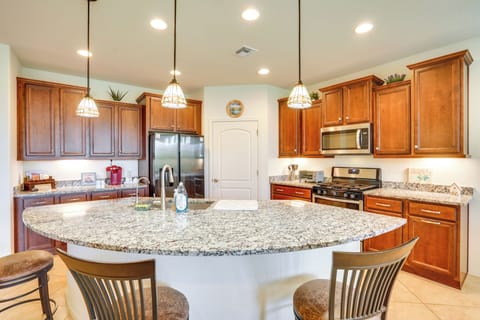 Kitchen | Breakfast Bar | Coffee Maker