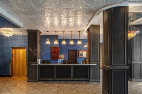 Arrive smoothly with warm, attentive service at reception.