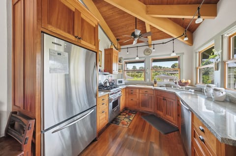 Kitchen equipped with all the cooking essentials