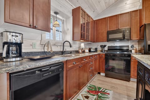 Toccoa Park Cottage Kitchen