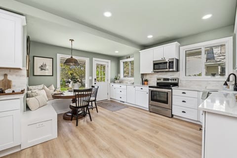The Mainstay Residence — a beautifully restored turn-of-the-century home in Lake Geneva’s historic Maple Park