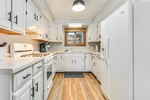 Kitchen | 1st Floor | Drip & Keurig Coffee Makers | Dishwasher
