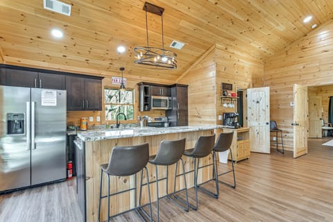 Kitchen | Breakfast Bar | Main Level