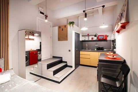 Smart design, cozy vibes & central location.
👉 Book now and enjoy Sofia from the perfect base.