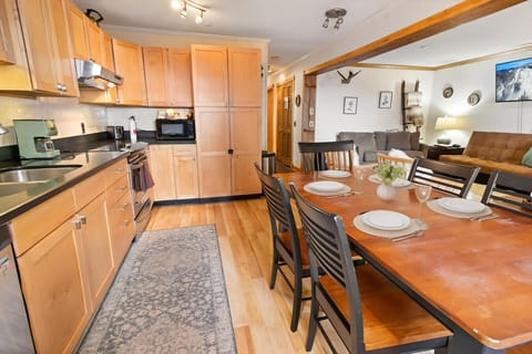 Fully Equipped Kitchen with lots of Storage