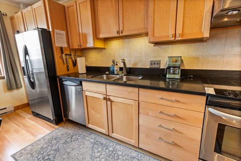 Fully Equipped Kitchen lots of counter Space
