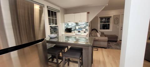 Breakfast nook area, great place to eat and enjoy your coffee. 