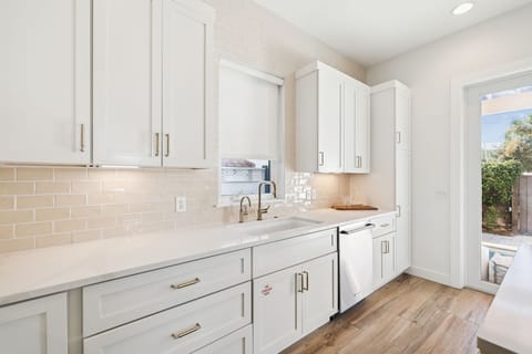 Array_28TidewaterCt-59