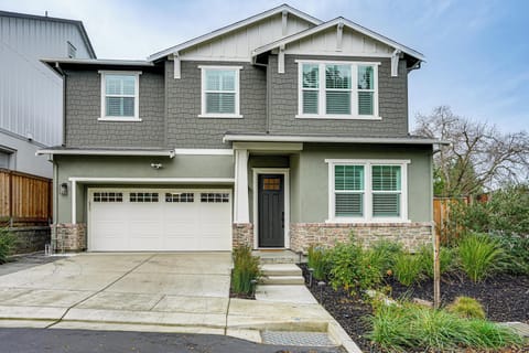 Pleasant Hill Vacation Rental | 3BR | 3.5BA | 2,500 Sq Ft | 3 Steps Required
