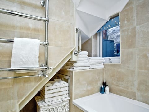Bathroom | The Sail Loft, Beer