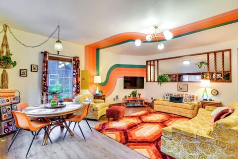 Rhododendron Vacation Rental | 2BR | 1BA | 1,200 Sq Ft | Step-Free Access