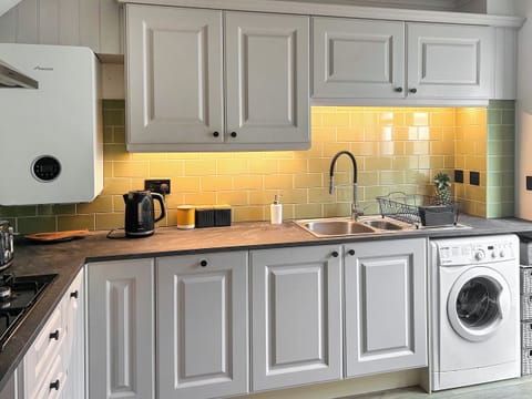 Kitchen | Bryluen, Newquay