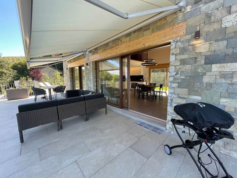 PEPPOLA - Lounge, electric grill and awnings