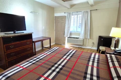 Bedroom. Interior and views may vary based on location and availability.