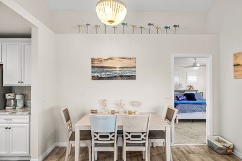 Dining Room - Seating for 7
