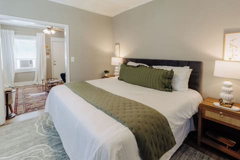 King Bed Bed Room