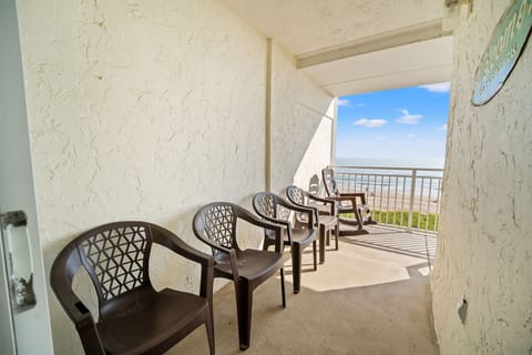 Private Oceanfront Balcony