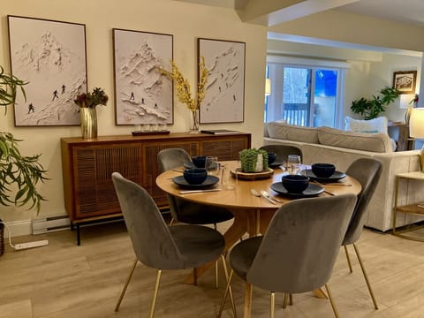 Elegant dining with modern mountain decor.