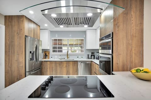 Stunning appliances. 