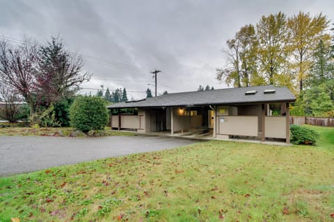 Bellevue Vacation Rental | 4BR | 4BA | 1,620 Sq Ft | Small Step to Enter
