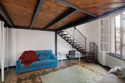 Apartment 'Casa Meloria' with Balcony, Wi-Fi and Air Conditioning Apartment in Finale Ligure