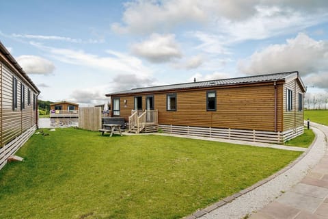 Larch Waterside Spa (Pet)