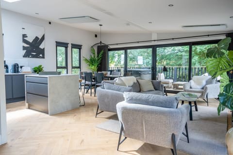 Cabin 2.0 Luxe (Pet)