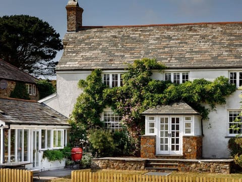 Whalesborough Farmhouse Spa