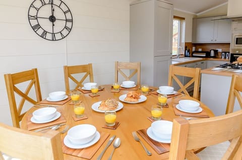 The Nassington (Pet)