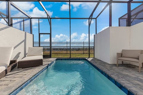 Private pool, total relaxation