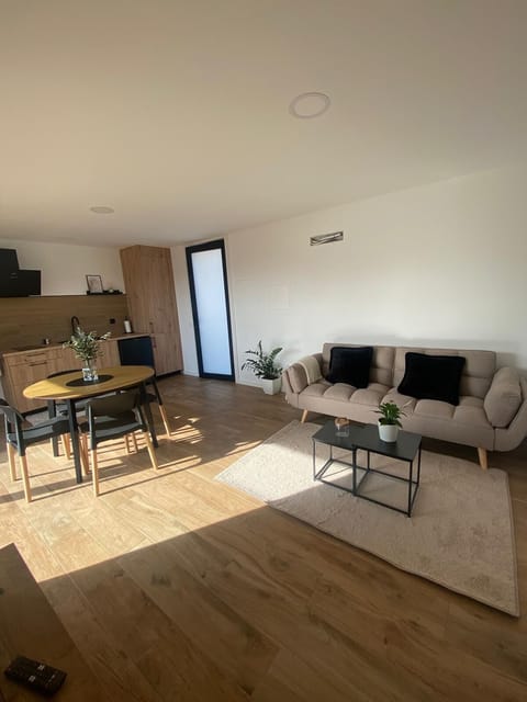 Sala T 1