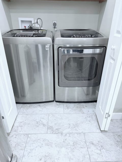 Washer / Dryer