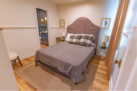 Bedroom. Interior and views may vary based on location and availability.