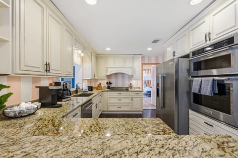 From pancake breakfasts to sunset cocktails, our kitchen has everything you need to cook, laugh, and savor the moment.