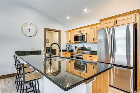 Kitchen | Main Level