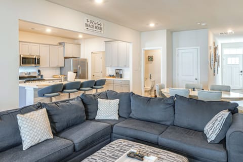 Frankford Vacation Rental | 3BR | 2.5BA | 2,332 Sq Ft | Stairs Required