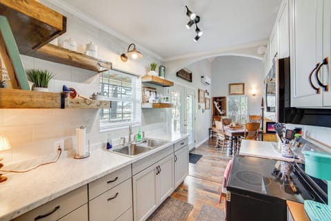 Kitchen | Coffee Maker | 1st Floor