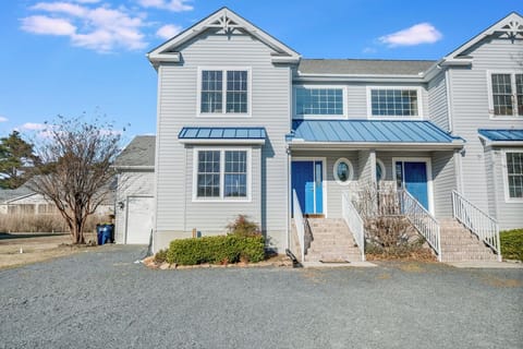 Bonneau's Beach House