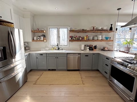 Large open kitchen details