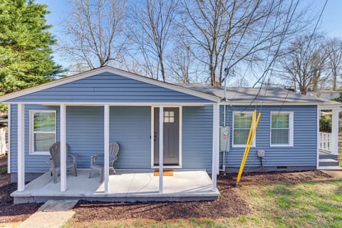 Greenville Vacation Rental | 2BR | 1BA | 618 Sq Ft | 2 Steps to Enter