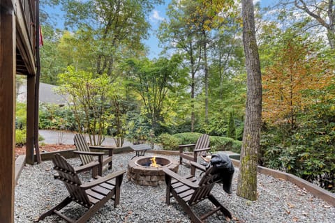 Cashiers Vacation Rental | 3BR | 2BA | 1,850 Sq Ft | Stairs to Access