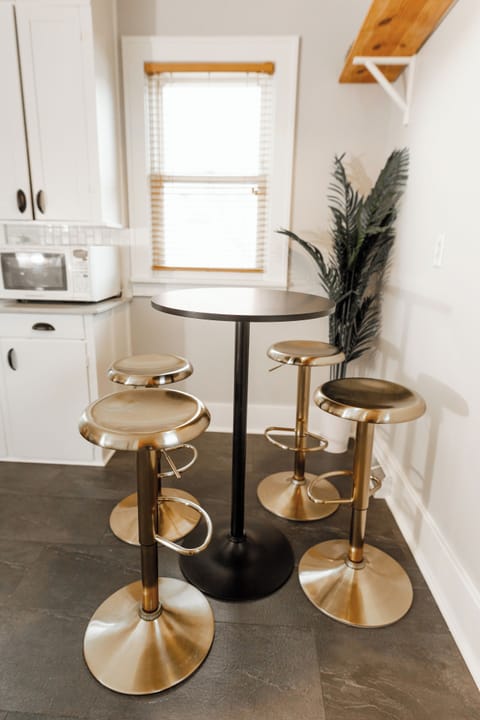 Kitchen, eat in dining