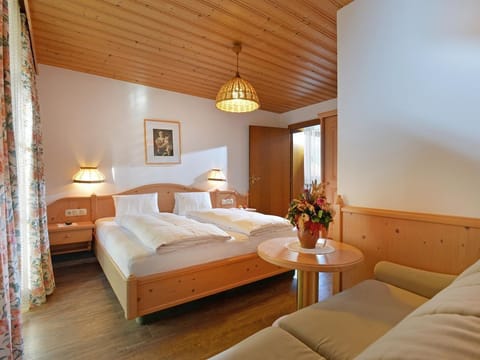 Apartment 1 "Tuxeck" - House Oswald Bed and Breakfast in Ellmau