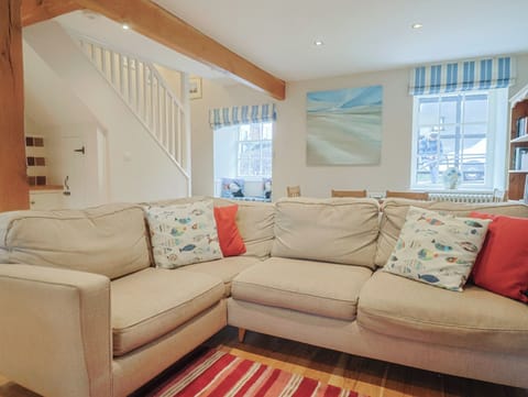 HALF MOON COTTAGE, pet friendly, with open fire in Lyme Regis Cottage in Lyme Regis