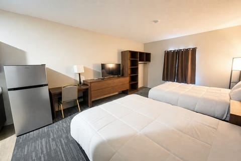 Gather and unwind in a comfortable room designed for easy stays.