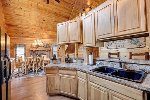 1536tJrAVMyLjI-20220221173718