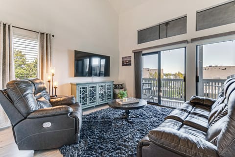 Montgomery Vacation Rental | 2BR | 2BA | Stairs Required | 1,200 Sq Ft