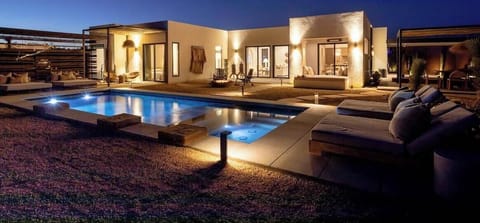 Private pool and hot tub/spa
