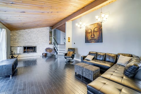 Olympia Fields Vacation Rental | 4BR | 4.5BA | 3,200 Sq Ft | Stairs Required